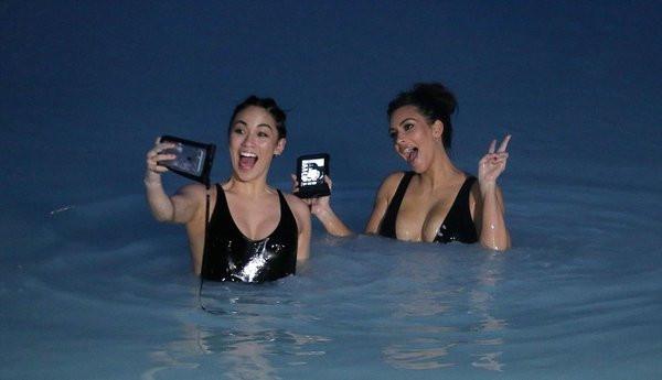 Kim Kardashian Taking SwimCell Selfies