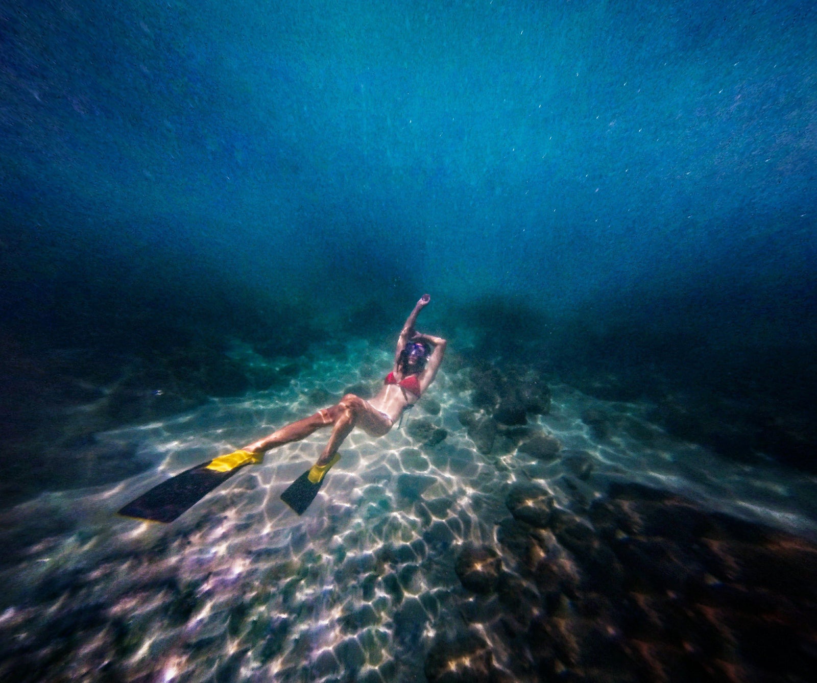 Mermaid Shares Amazing Underwater Photos from SwimCell Waterproof Case on Samsung Note 4